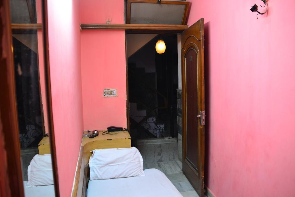 Yes Please Guest House New Delhi Rom bilde